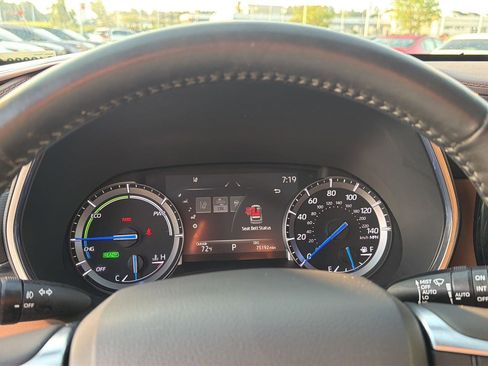 Used 2021 Toyota Highlander Platinum AWD/4WD image 25