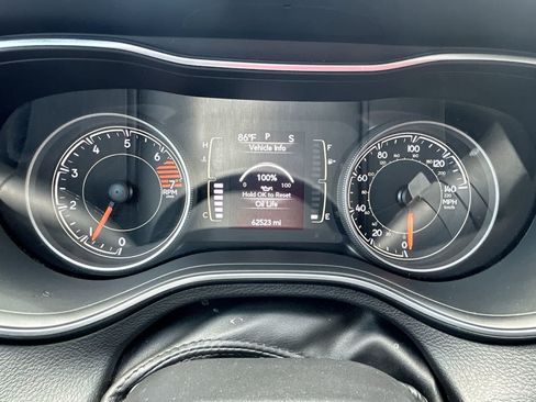 Used 2021 Jeep Cherokee Latitude Plus FWD image 19