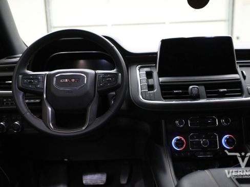 Used 2023 GMC Yukon XL AT4 w/ AT4 Premium Plus Package AWD/4WD image 8