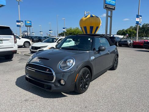 Used 2019 MINI Cooper S w/ Signature Upholstery Package FWD image 2