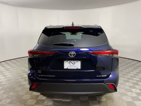 Used 2022 Toyota Highlander XLE image 8