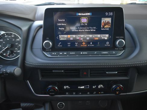 Used 2023 Nissan Rogue SV AWD/4WD image 24