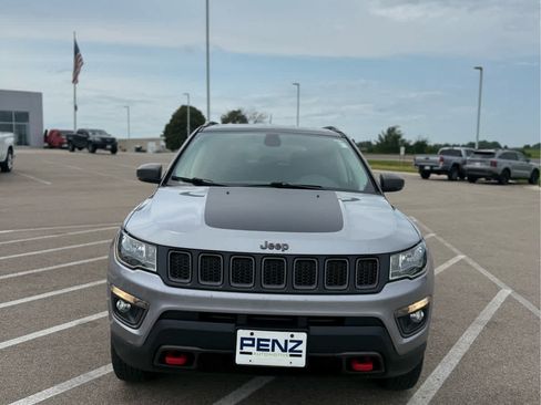 Used 2019 Jeep Compass Trailhawk w/ Cold Weather Group AWD/4WD image 2
