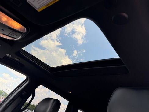 Used 2018 Jeep Grand Cherokee Altitude RWD image 29