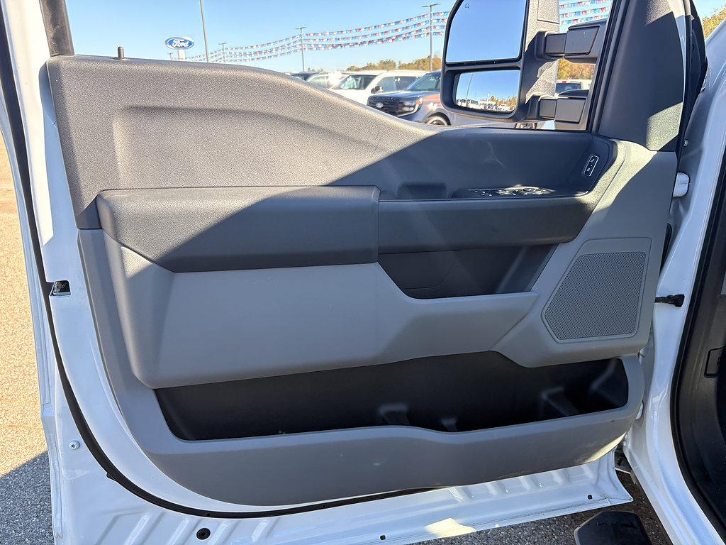 Used 2023 Ford F250 XL w/ Snow Plow/Camper Package AWD/4WD image 27