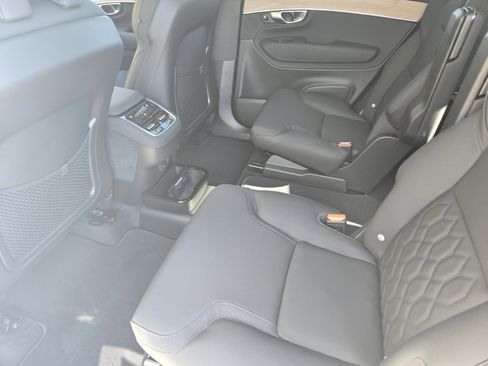 New 2026 Volvo XC90 B5 Plus image 32