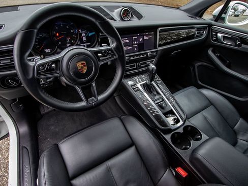 Used 2019 Porsche Macan image 11