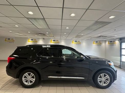 Used 2023 Ford Explorer XLT w/ Equipment Group 202A image 3
