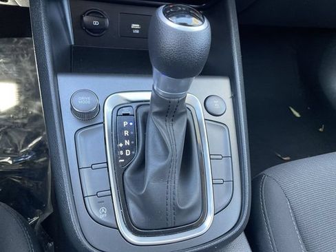 Used 2022 Hyundai Kona SEL AWD/4WD image 15