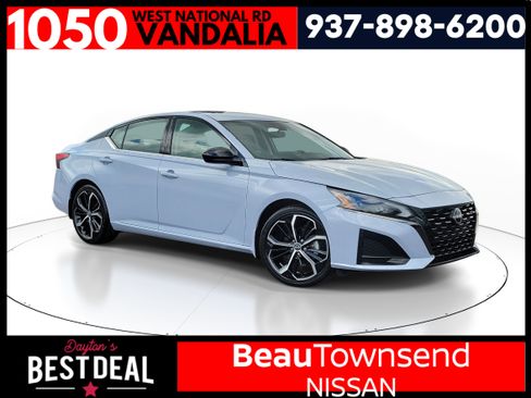 Used 2023 Nissan Altima 2.5 SR w/ SR Premium Package FWD image 1