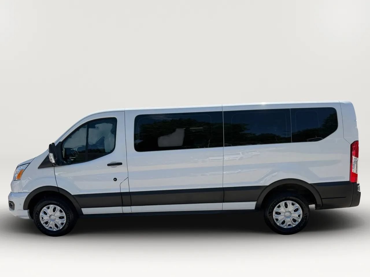 Used 2021 Ford Transit 350 XLT RWD image 6