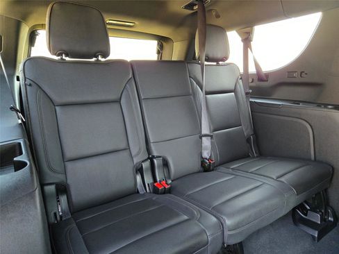 Used 2024 Chevrolet Suburban High Country w/ Premium Package AWD/4WD image 33