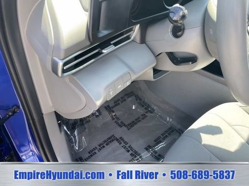 Used 2023 Hyundai Elantra SEL FWD image 18