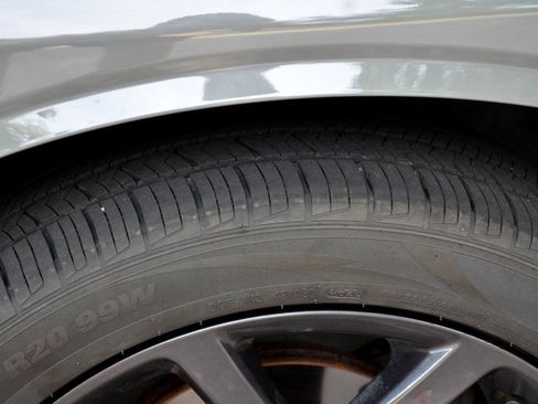 Used 2019 Dodge Challenger SXT w/ Blacktop Package RWD image 11