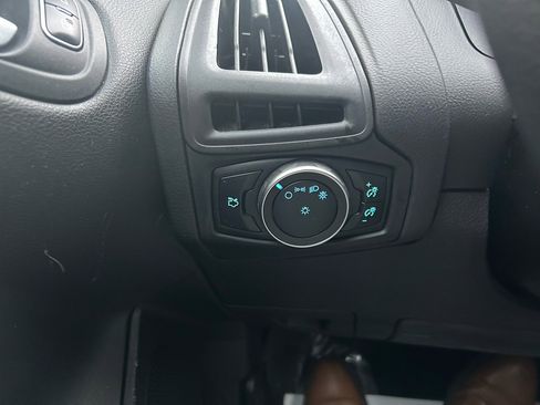 Used 2016 Ford Focus SE image 17