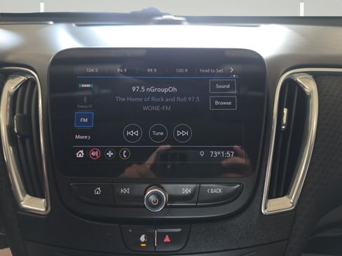 Used 2020 Chevrolet Malibu LT FWD image 19