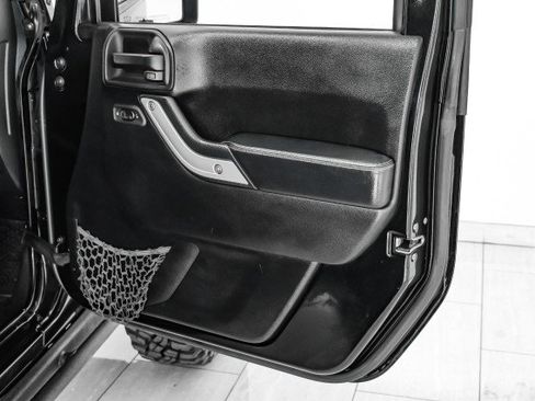 Used 2012 Jeep Wrangler Rubicon image 34