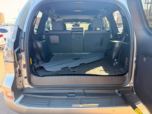 Used 2023 Lexus GX 460 Premium w/ Premium Package AWD/4WD image 32