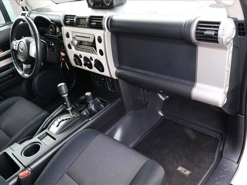 Used 2010 Toyota FJ Cruiser 4WD image 27