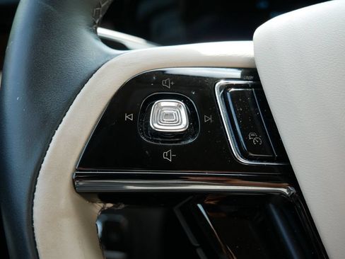 Used 2025 Lincoln Corsair Reserve FWD image 17
