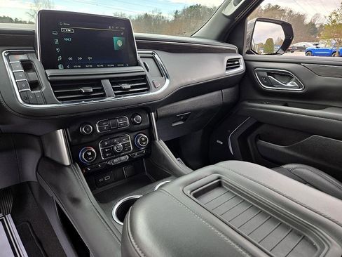 Used 2024 Chevrolet Suburban LT image 14