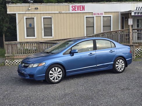 Used 2010 Honda Civic LX image 2