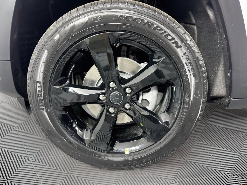 New 2027 Jeep Grand Cherokee Limited AWD/4WD image 24