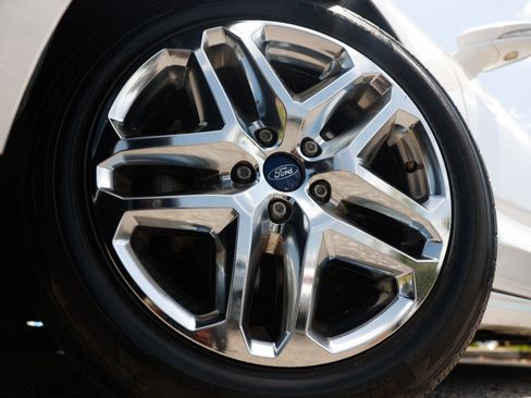 Used 2016 Ford Fusion SE FWD image 32