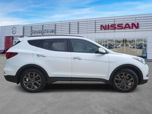 Used 2018 Hyundai Santa Fe Sport FWD image 4