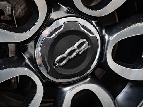 Used 2019 FIAT 500L Lounge w/ Graphite Edition image 8