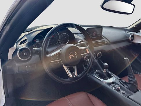 Certified 2022 MAZDA MX-5 Miata RF Grand Touring w/ Weather Package RWD image 9
