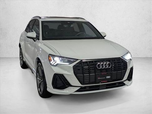 Certified 2025 Audi Q3 2.0T Premium w/ Convenience Package image 3