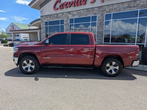 Used 2019 RAM 1500 Laramie AWD/4WD image 2