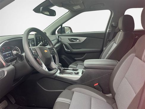 Used 2025 Chevrolet Blazer LT w/ Convenience Package image 12