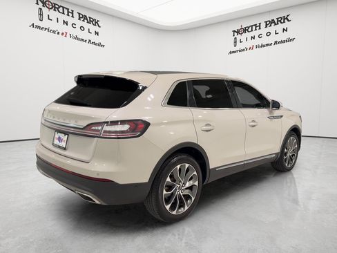 Used 2021 Lincoln Nautilus Reserve AWD/4WD image 5