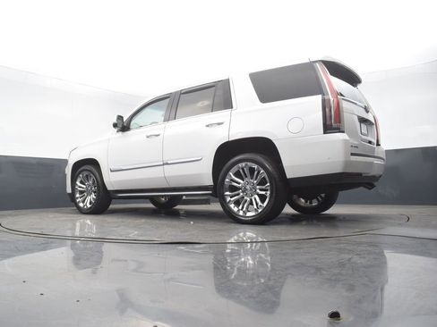 Used 2020 Cadillac Escalade Luxury w/ LPO, Radiant Package AWD/4WD image 53