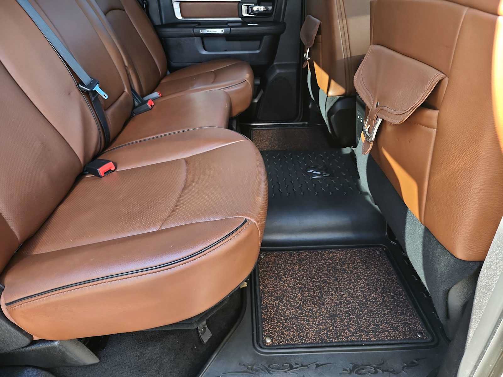 Used 2015 RAM 2500 Longhorn w/ Convenience Group AWD/4WD image 25