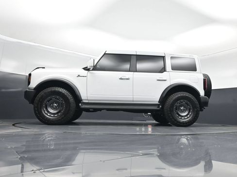 Used 2025 Ford Bronco Outer Banks w/ Sasquatch Package AWD/4WD image 49