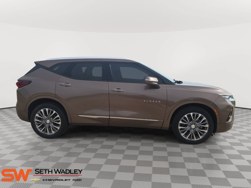Used 2019 Chevrolet Blazer Premier w/ Driver Confidence II Package AWD/4WD image 2