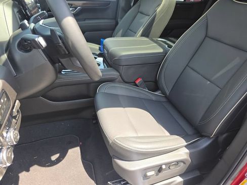 New 2026 GMC Yukon Elevation w/ Elevation Premium Package AWD/4WD image 25