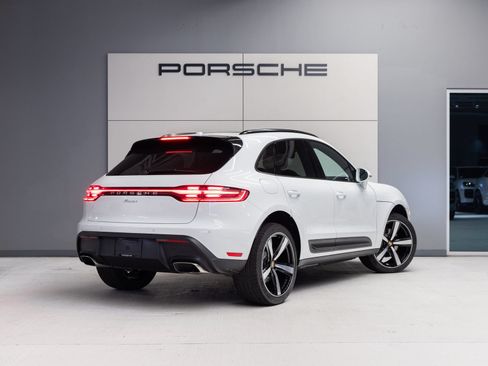 Certified 2026 Porsche Macan AWD/4WD image 7