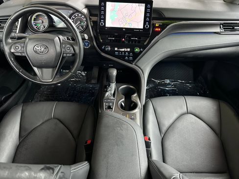 Used 2022 Toyota Camry XSE w/ Navigation Upgrade Package image 13