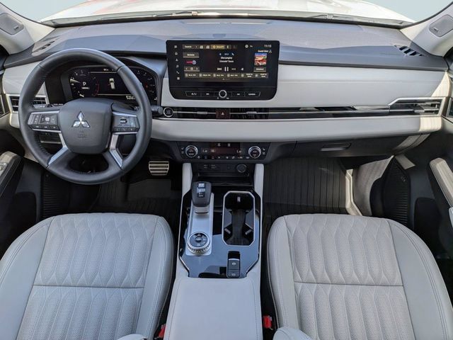 Used 2025 Mitsubishi Outlander SEL AWD/4WD image 14