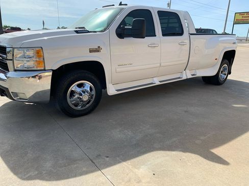 Used 2010 Chevrolet Silverado 3500 LTZ w/ LTZ Plus Package AWD/4WD image 3