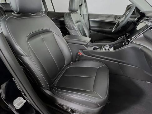 Used 2023 Jeep Grand Cherokee 4WD 4xe image 30