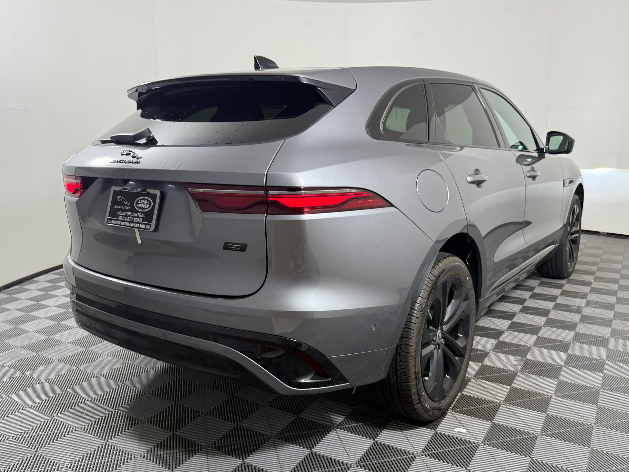 New 2026 Jaguar F-PACE R-Dynamic S AWD/4WD image 9