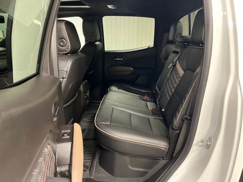 Certified 2025 GMC Canyon Denali image 13