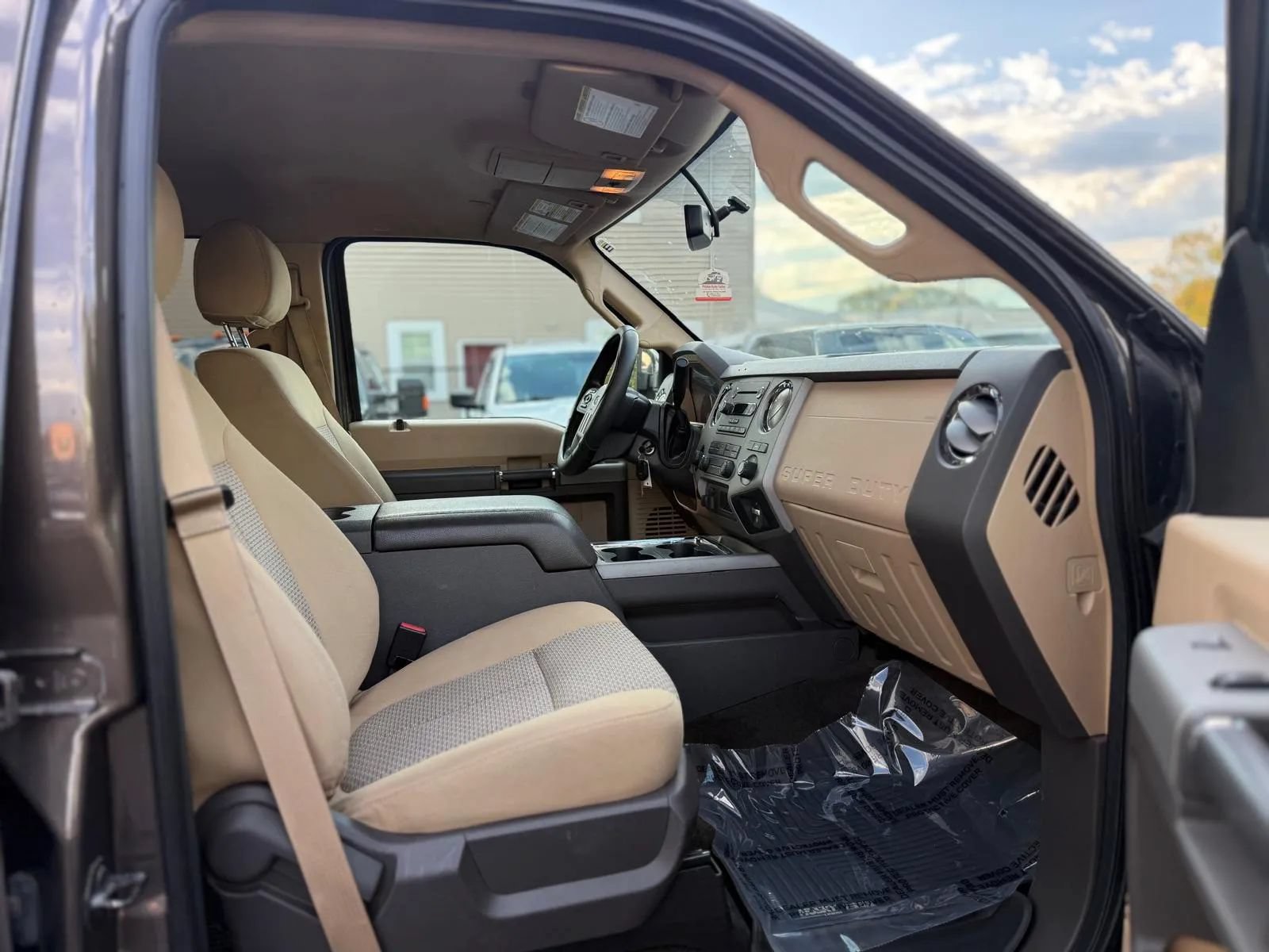 Used 2016 Ford F250 XLT w/ XLT Premium Package AWD/4WD image 13