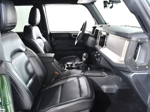 Used 2025 Ford Bronco Outer Banks AWD/4WD image 10
