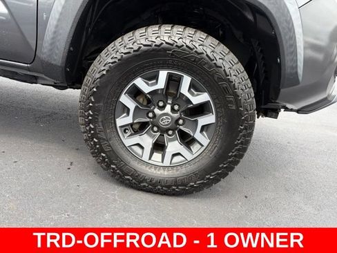 Used 2022 Toyota Tacoma TRD Off-Road w/ Technology Package RWD image 8